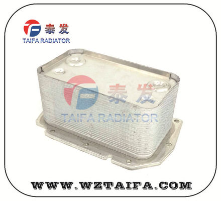 1842418C3 Refrigerador de aceite Navistar Internacional 2004 y más reciente Detroit Diesel DT466E y DT530E